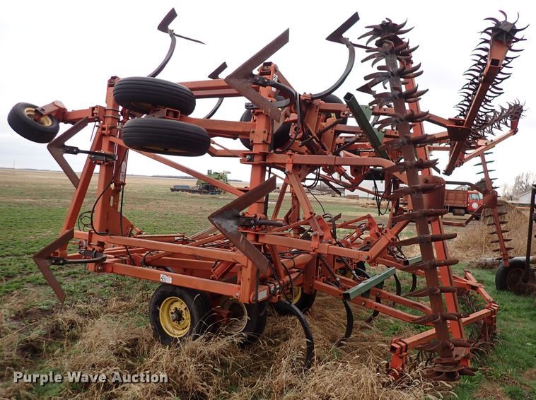 image for item DJ0236 Sunflower 3160-42 Fallow King  field cultivator