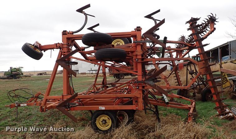 image for item DJ0236 Sunflower 3160-42 Fallow King  field cultivator