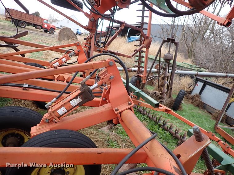 image for item DJ0236 Sunflower 3160-42 Fallow King  field cultivator
