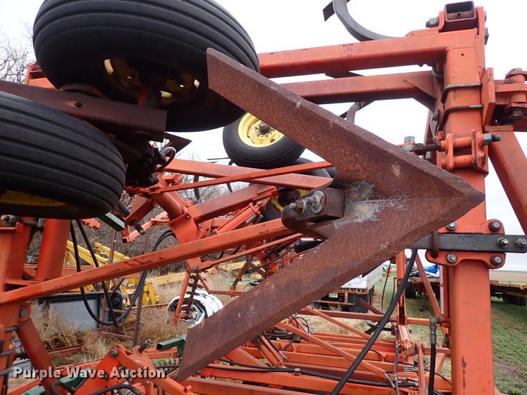 image for item DJ0236 Sunflower 3160-42 Fallow King  field cultivator
