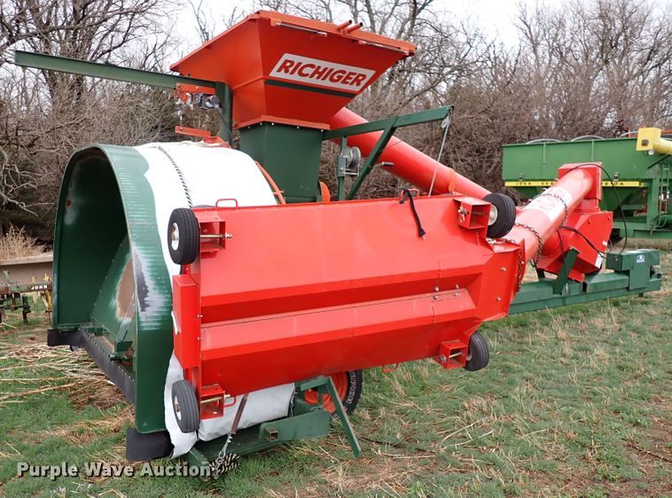 image for item DJ0239 Richiger R9 grain bagger