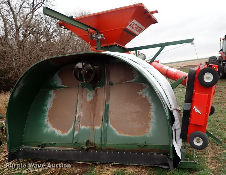 image for item DJ0239 Richiger R9 grain bagger