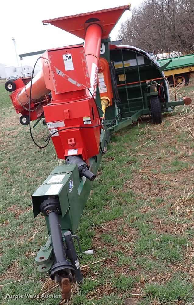 image for item DJ0239 Richiger R9 grain bagger