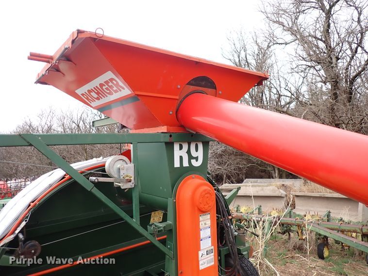 image for item DJ0239 Richiger R9 grain bagger