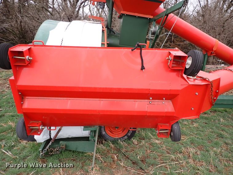 image for item DJ0239 Richiger R9 grain bagger