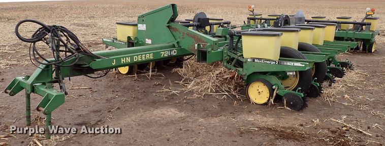 image for item DJ0240 John Deere 7200 Max Emerge 2  planter