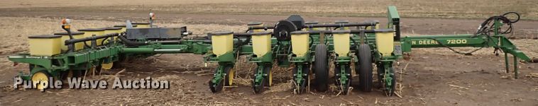 image for item DJ0240 John Deere 7200 Max Emerge 2  planter