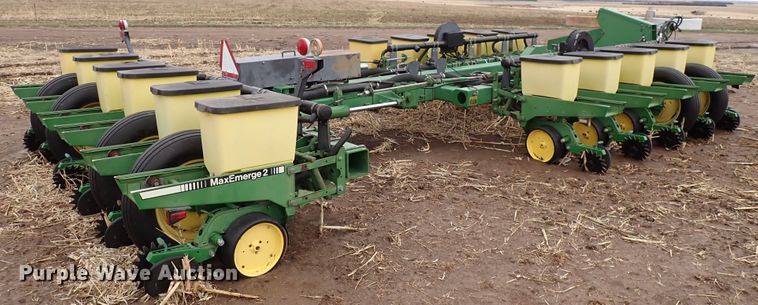 image for item DJ0240 John Deere 7200 Max Emerge 2  planter