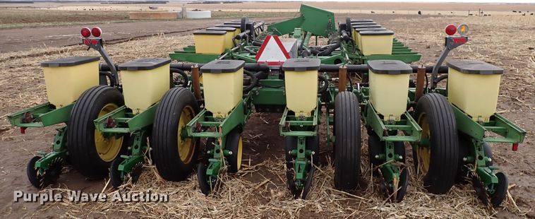 image for item DJ0240 John Deere 7200 Max Emerge 2  planter