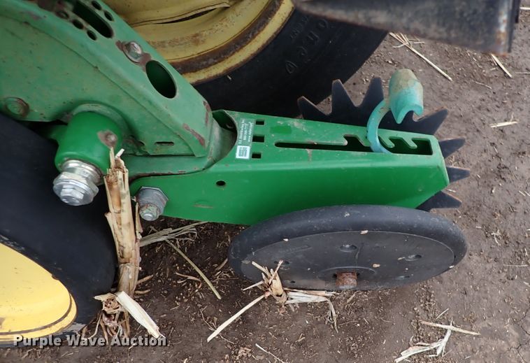 image for item DJ0240 John Deere 7200 Max Emerge 2  planter