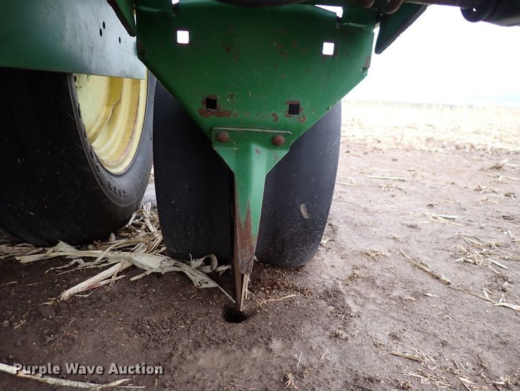 image for item DJ0240 John Deere 7200 Max Emerge 2  planter