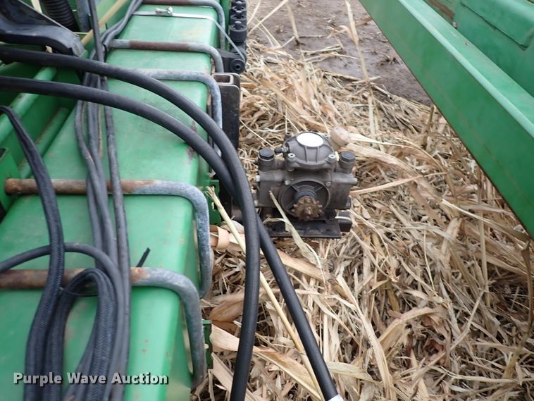 image for item DJ0240 John Deere 7200 Max Emerge 2  planter