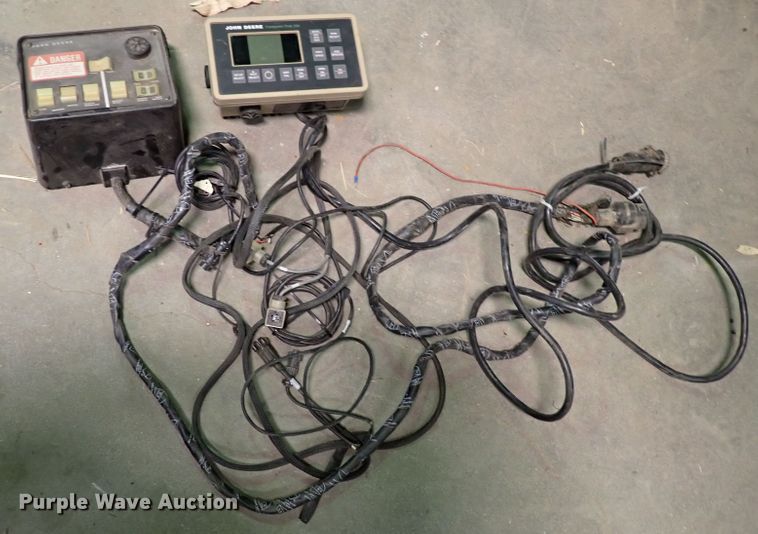 image for item DJ0240 John Deere 7200 Max Emerge 2  planter