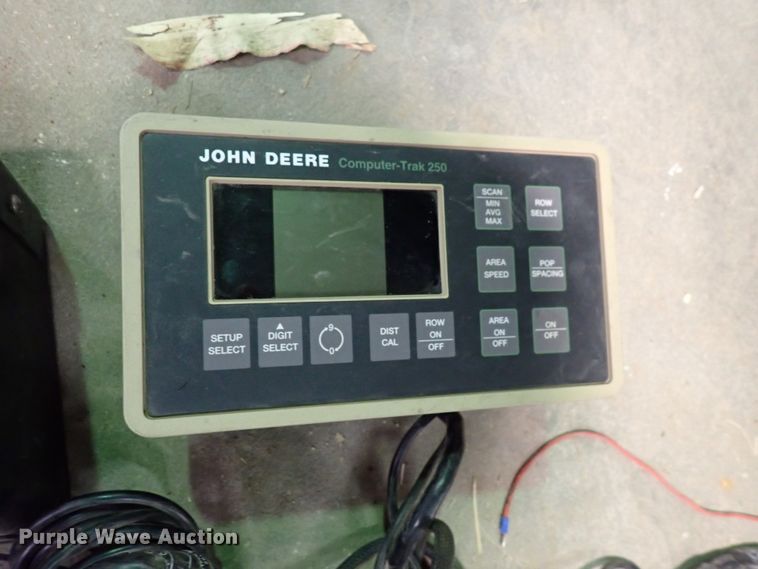 image for item DJ0240 John Deere 7200 Max Emerge 2  planter