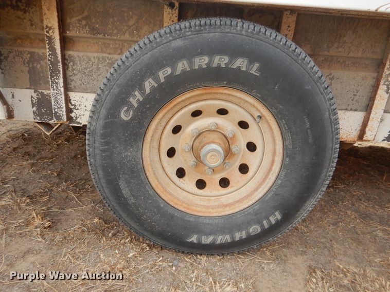 image for item DJ4979 2004 L-M livestock trailer