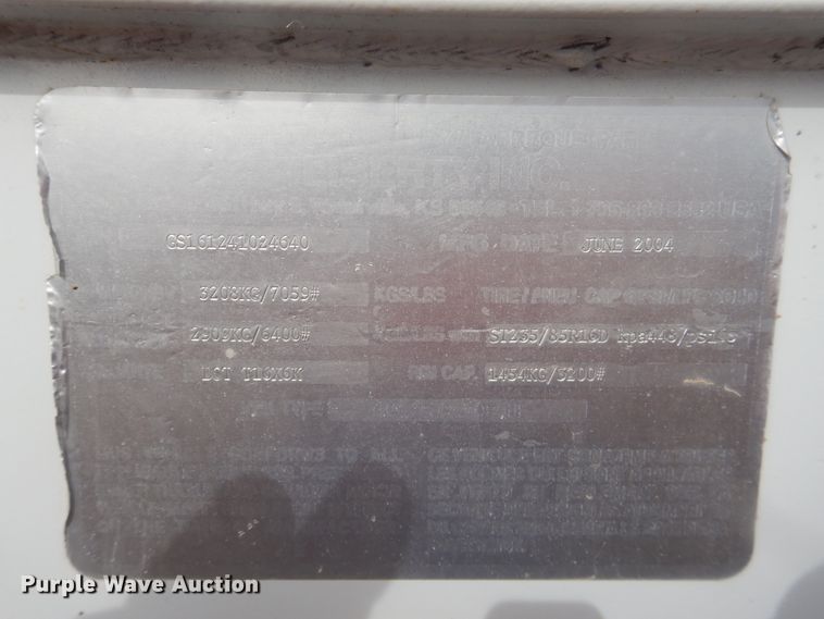 image for item DJ4979 2004 L-M livestock trailer