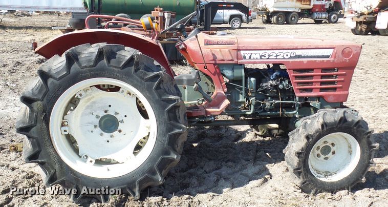 image for item DL0863 Yanmar YM3220D  MFWD tractor