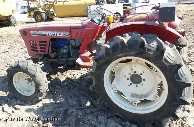image for item DL0863 Yanmar YM3220D  MFWD tractor