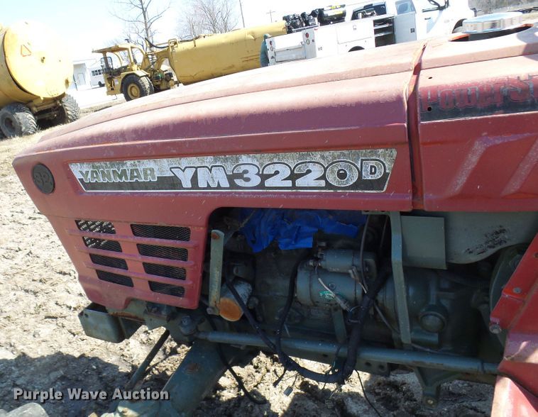 image for item DL0863 Yanmar YM3220D  MFWD tractor