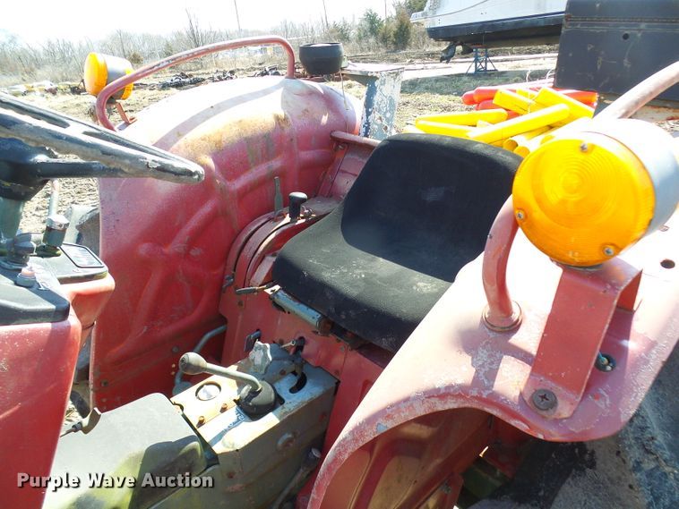 image for item DL0863 Yanmar YM3220D  MFWD tractor