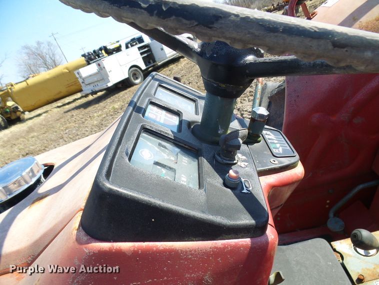 image for item DL0863 Yanmar YM3220D  MFWD tractor