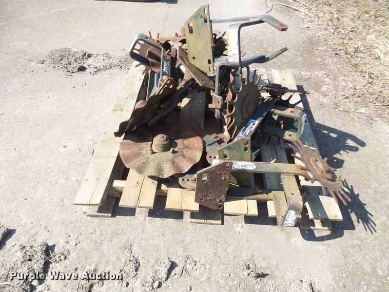 image for item DL0876 Great Plains tillage parts