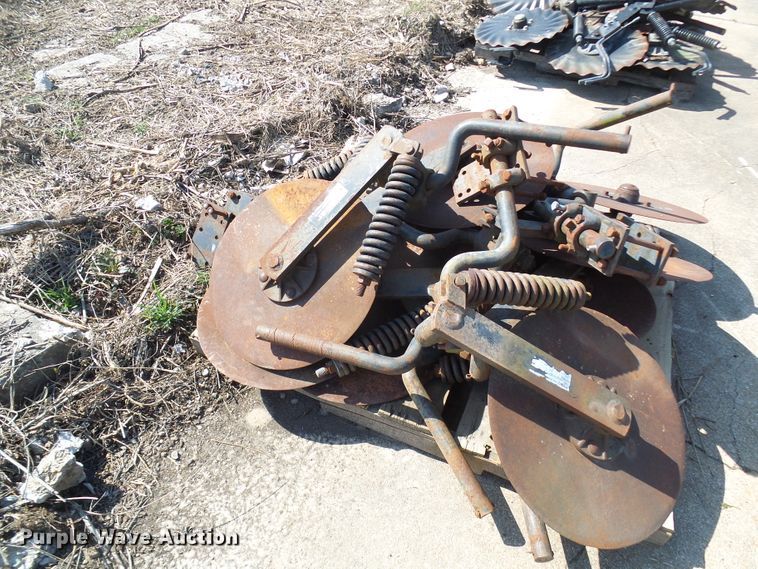 image for item DL0876 Great Plains tillage parts