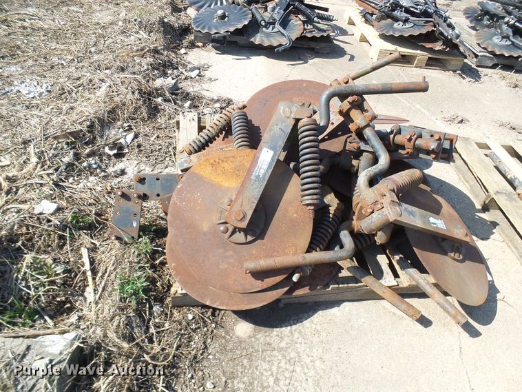 image for item DL0876 Great Plains tillage parts