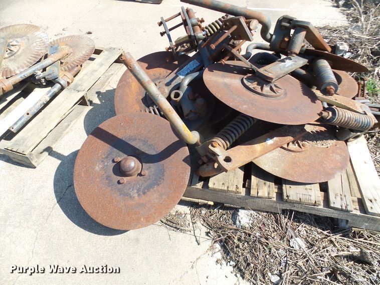 image for item DL0876 Great Plains tillage parts