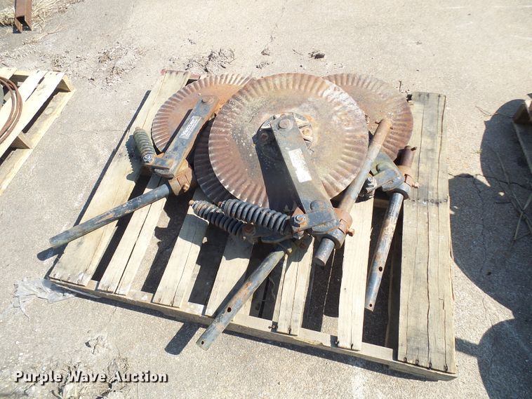 image for item DL0876 Great Plains tillage parts