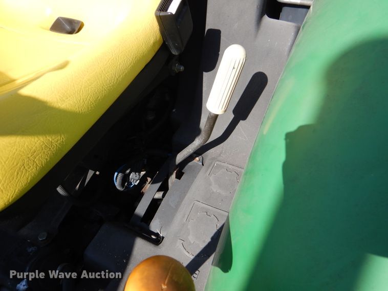 image for item DL2222 2000 John Deere 5105  tractor