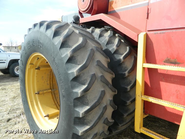 image for item FW9010 1984 Versatile 875  4WD tractor