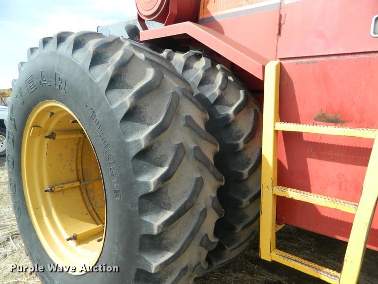 image for item FW9010 1984 Versatile 875  4WD tractor