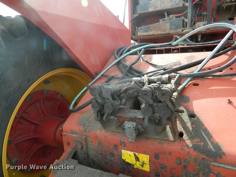 image for item FW9010 1984 Versatile 875  4WD tractor