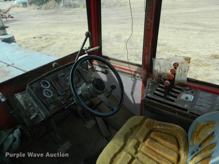 image for item FW9010 1984 Versatile 875  4WD tractor