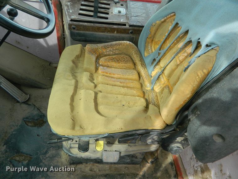 image for item FW9010 1984 Versatile 875  4WD tractor