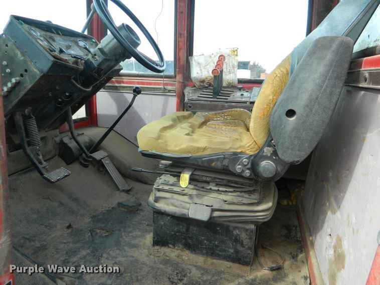 image for item FW9010 1984 Versatile 875  4WD tractor