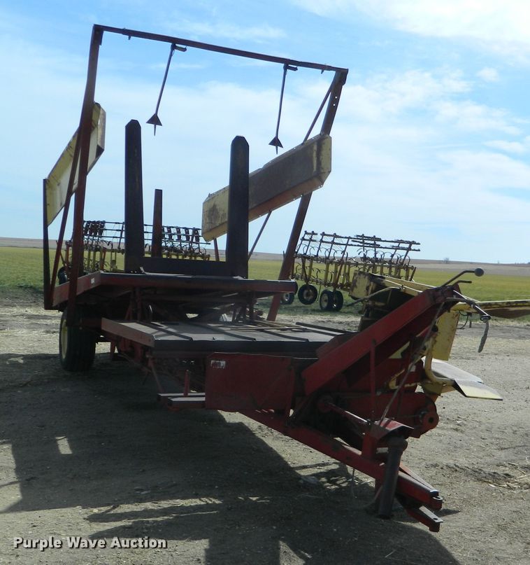 image for item FW9014 New Holland Stackliner 1000 bale stacker