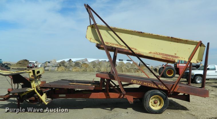 image for item FW9014 New Holland Stackliner 1000 bale stacker