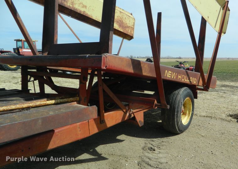 image for item FW9014 New Holland Stackliner 1000 bale stacker