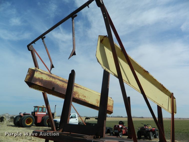 image for item FW9014 New Holland Stackliner 1000 bale stacker