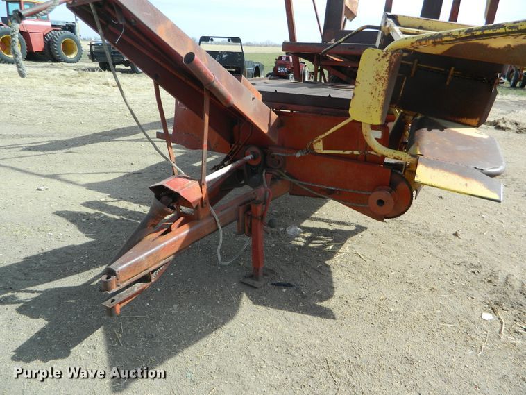 image for item FW9014 New Holland Stackliner 1000 bale stacker