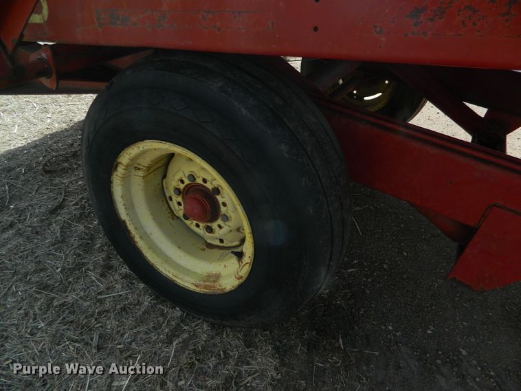 image for item FW9014 New Holland Stackliner 1000 bale stacker