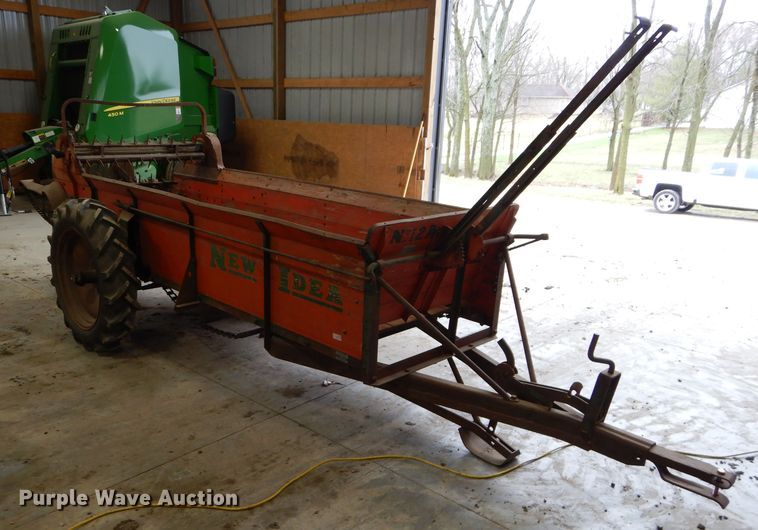 image for item HF9186 New Idea 12A  manure spreader