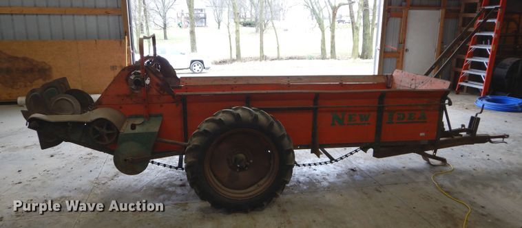 image for item HF9186 New Idea 12A  manure spreader