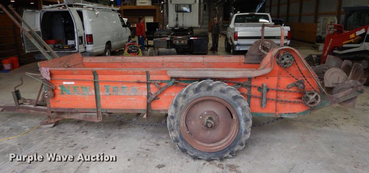 image for item HF9186 New Idea 12A  manure spreader