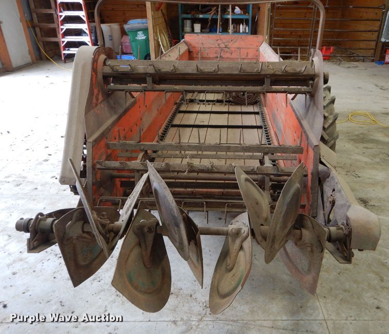 image for item HF9186 New Idea 12A  manure spreader