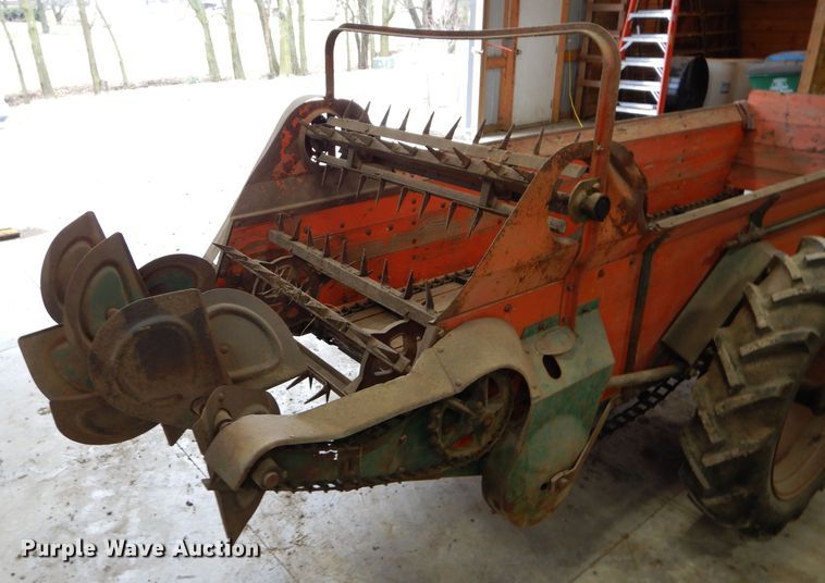 image for item HF9186 New Idea 12A  manure spreader