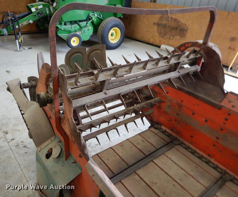 image for item HF9186 New Idea 12A  manure spreader