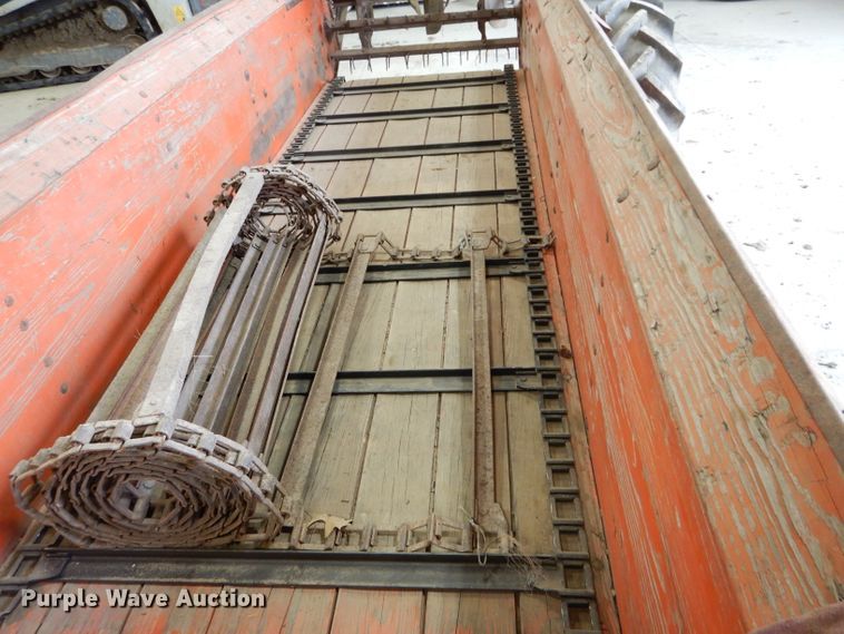 image for item HF9186 New Idea 12A  manure spreader